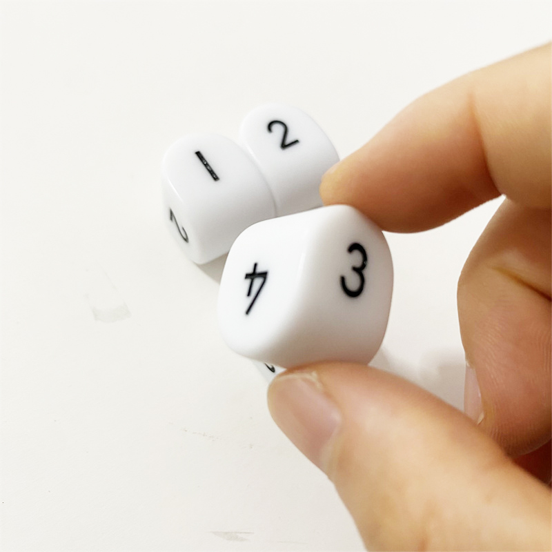 4 piezas D4 dados juegos de 4  - Board Game Quoridor reseña y precio